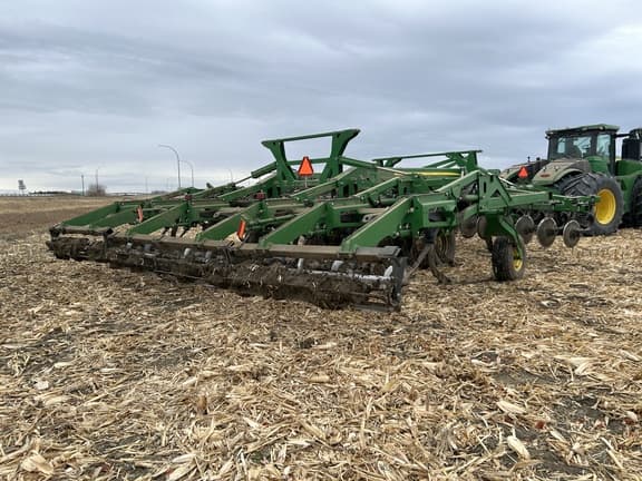 Image of John Deere 2730 equipment image 4