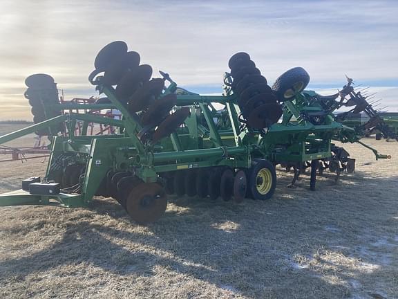 Image of John Deere 2730 equipment image 1