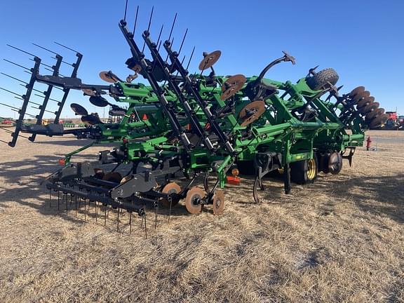 Image of John Deere 2730 equipment image 4