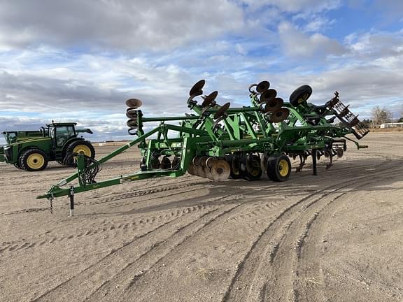 Image of John Deere 2730 equipment image 2