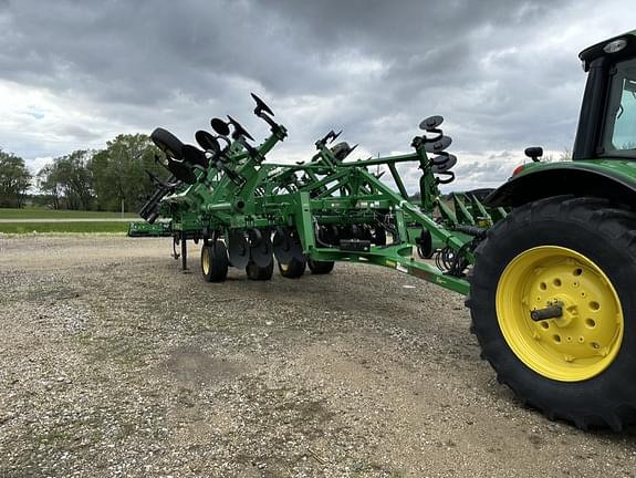 Image of John Deere 2730 equipment image 2