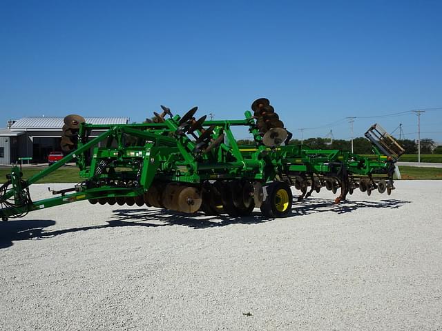 Image of John Deere 2730 equipment image 1