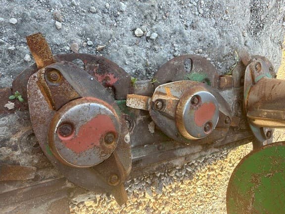 Image of John Deere 285 equipment image 4