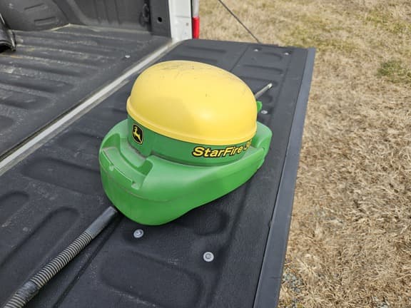 Image of John Deere StarFire 3000 Image 0
