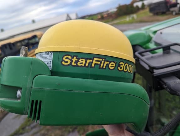 Image of John Deere StarFire 3000 equipment image 2