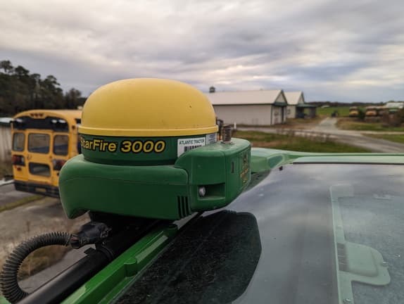 Image of John Deere StarFire 3000 equipment image 1