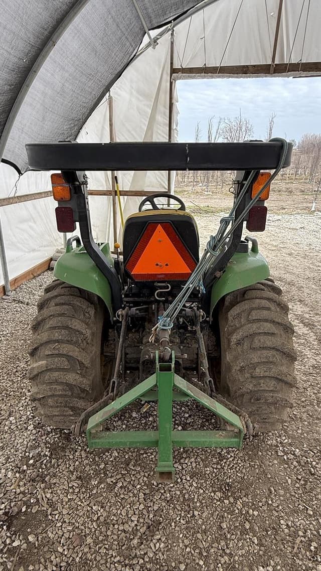 Image of John Deere 3032E equipment image 3