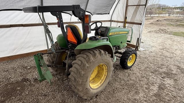 Image of John Deere 3032E equipment image 2