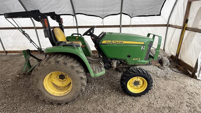 Image of John Deere 3032E equipment image 1