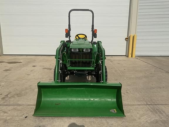 Image of John Deere 3032E equipment image 2