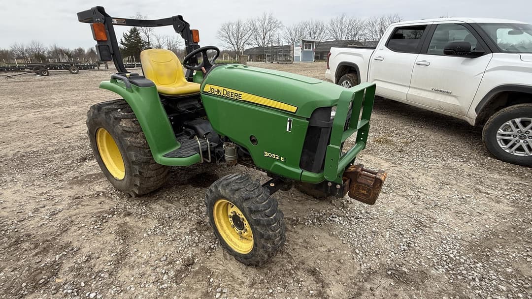 Image of John Deere 3032E Primary image