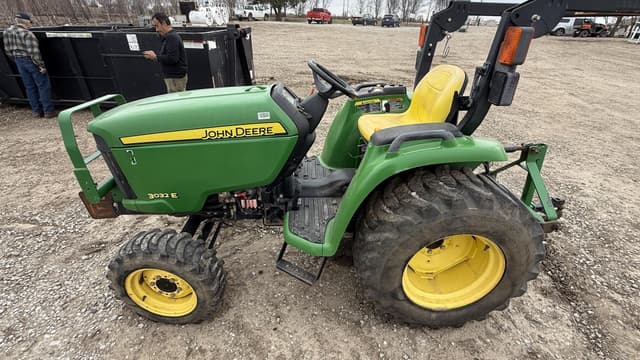 Image of John Deere 3032E equipment image 3