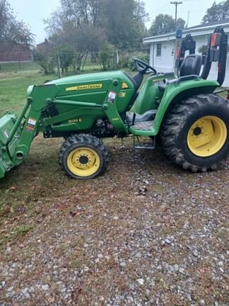 2015 John Deere 3032E Equipment Image0