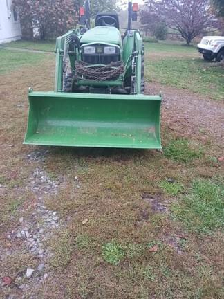 Image of John Deere 3032E equipment image 4