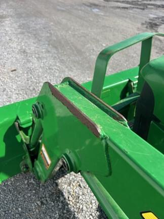 Image of John Deere 3032E equipment image 4