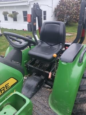 2015 John Deere 3032E Image