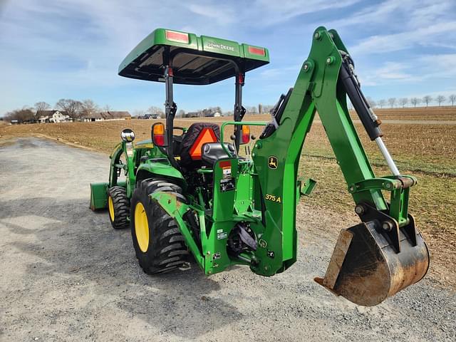 Image of John Deere 3033R equipment image 3