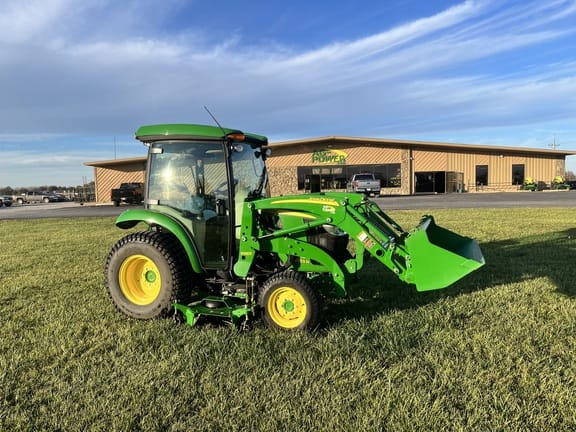 Main image John Deere 3033R