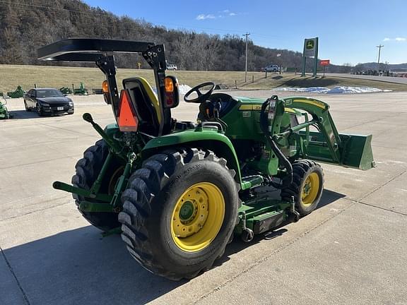 Image of John Deere 3033R equipment image 3