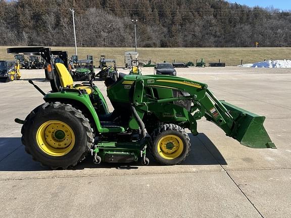 Image of John Deere 3033R equipment image 2