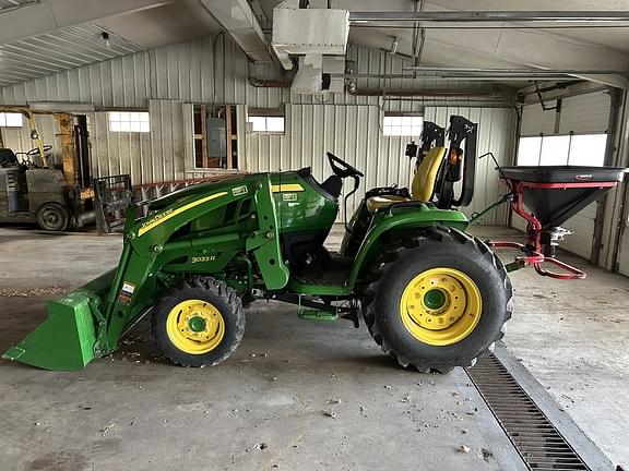 Image of John Deere 3033R equipment image 2