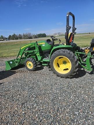 Image of John Deere 3033R equipment image 1