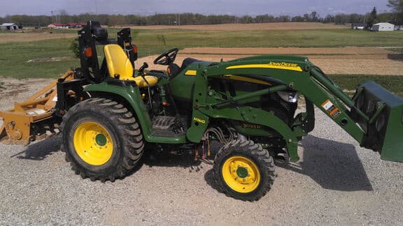 Image of John Deere 3033R Primary image