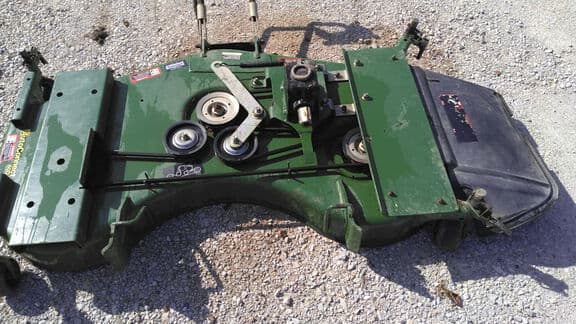 Image of John Deere 3033R equipment image 3