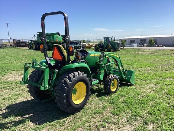 Image of John Deere 3033R equipment image 4