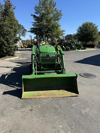 Image of John Deere 3033R equipment image 2