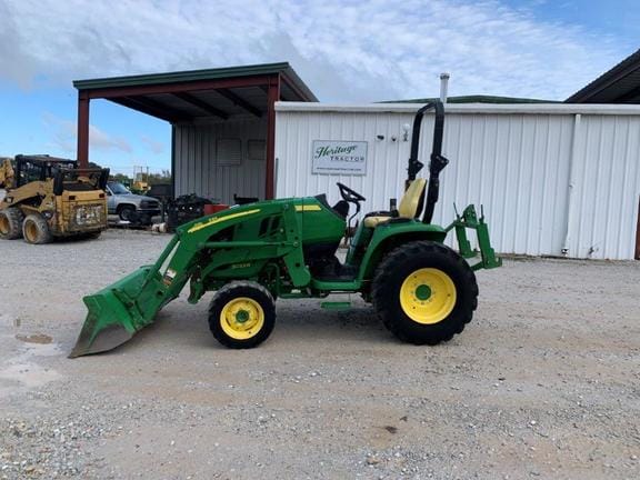2015 John Deere 3033R Image