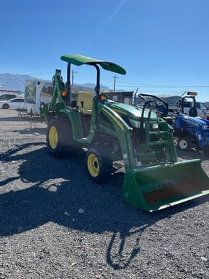2015 John Deere 3033R Image