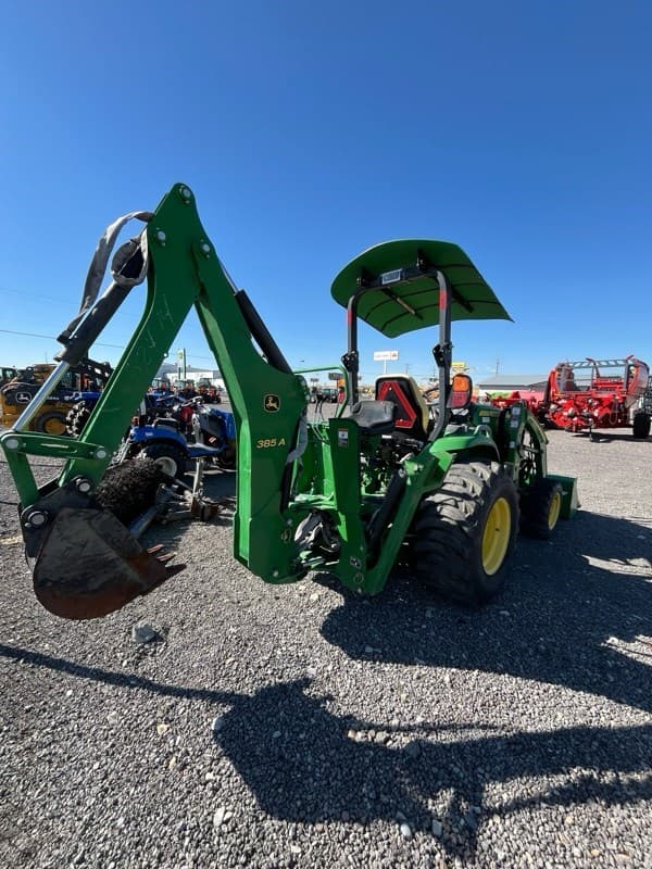 Image of John Deere 3033R equipment image 2