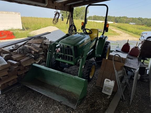 Image of John Deere 3038E equipment image 1