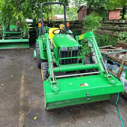 Image of John Deere 3038E equipment image 1