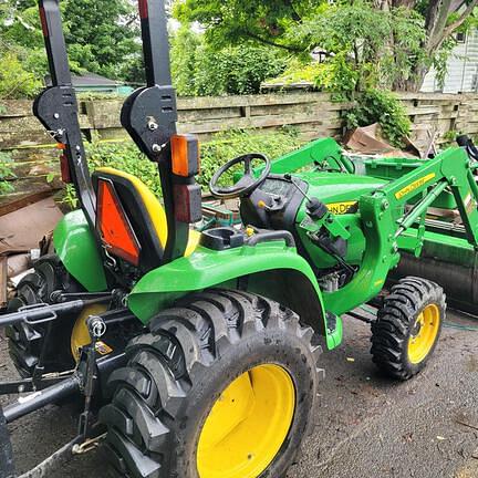 Image of John Deere 3038E equipment image 2