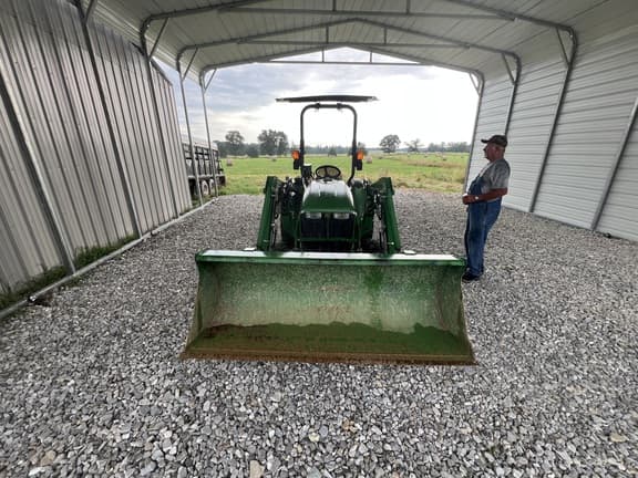 Image of John Deere 3038E equipment image 2
