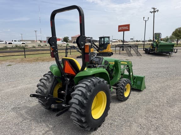 Image of John Deere 3038E equipment image 4
