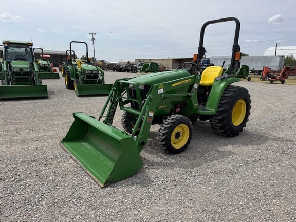 2015 John Deere 3038E Equipment Image0