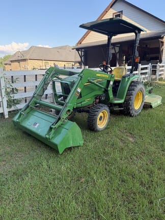 2015 John Deere 3038E Equipment Image0