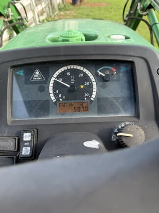Image of John Deere 3038E equipment image 3