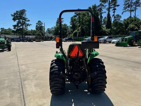 Image of John Deere 3038E equipment image 2