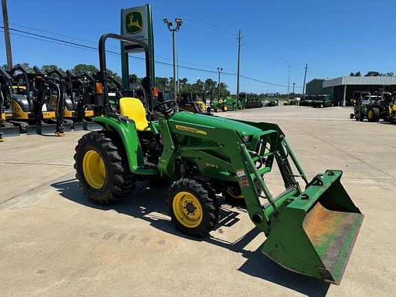 Image of John Deere 3038E equipment image 4