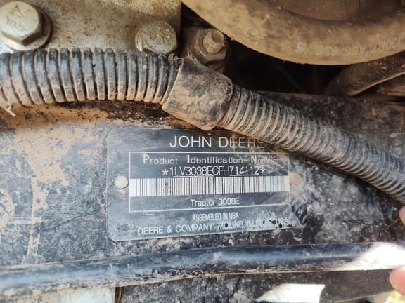 Image of John Deere 3038E equipment image 2