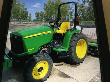 Main image John Deere 3038E