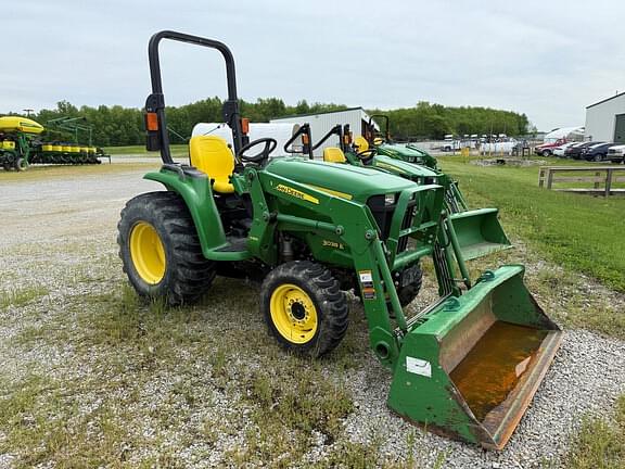 Image of John Deere 3038E equipment image 4