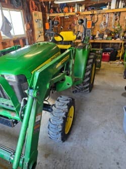 Image of John Deere 3038E equipment image 1
