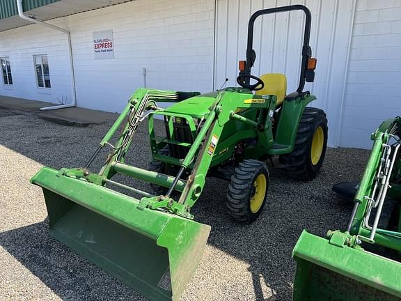 Image of John Deere 3038E equipment image 3
