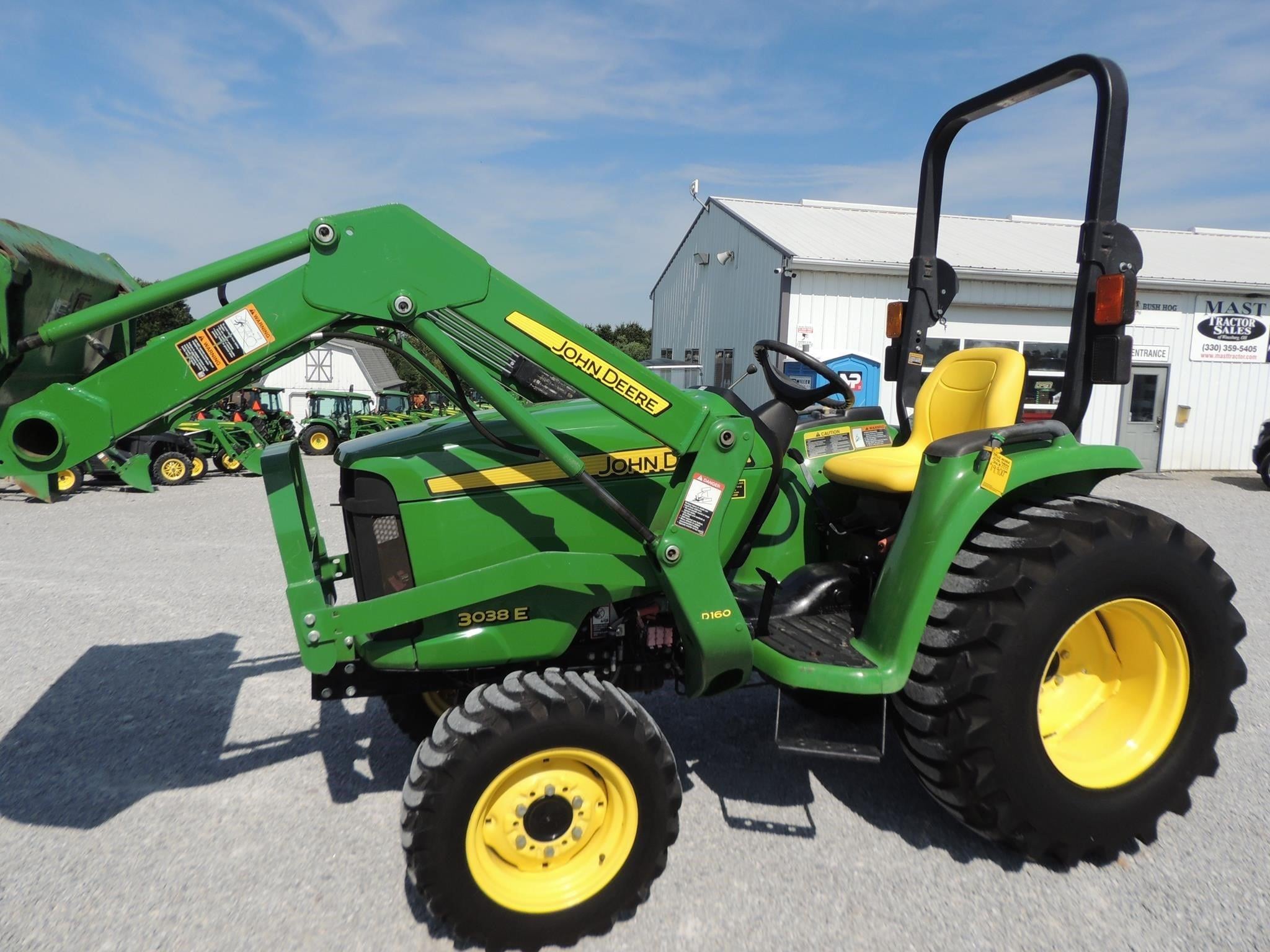 2015 John Deere 3038E Equipment Image0