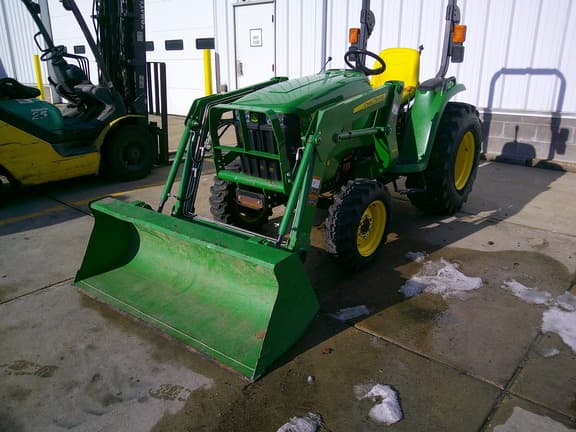 Image of John Deere 3038E equipment image 1